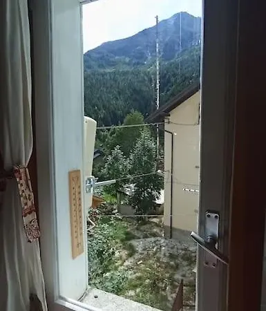 Zam Hus, Monolocale Walser